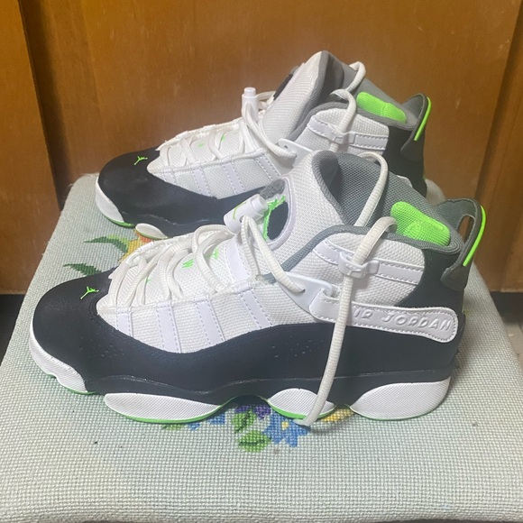 JORDAN 6 (GS) WHITE/ GREEN STIKE BLACK - Picture 3 of 9
